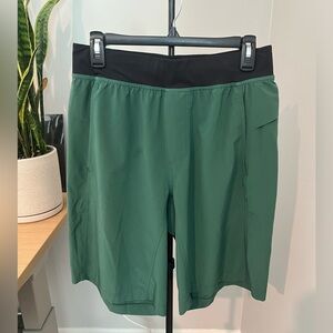 Lululemon 11 inch Core Shorts size Medium